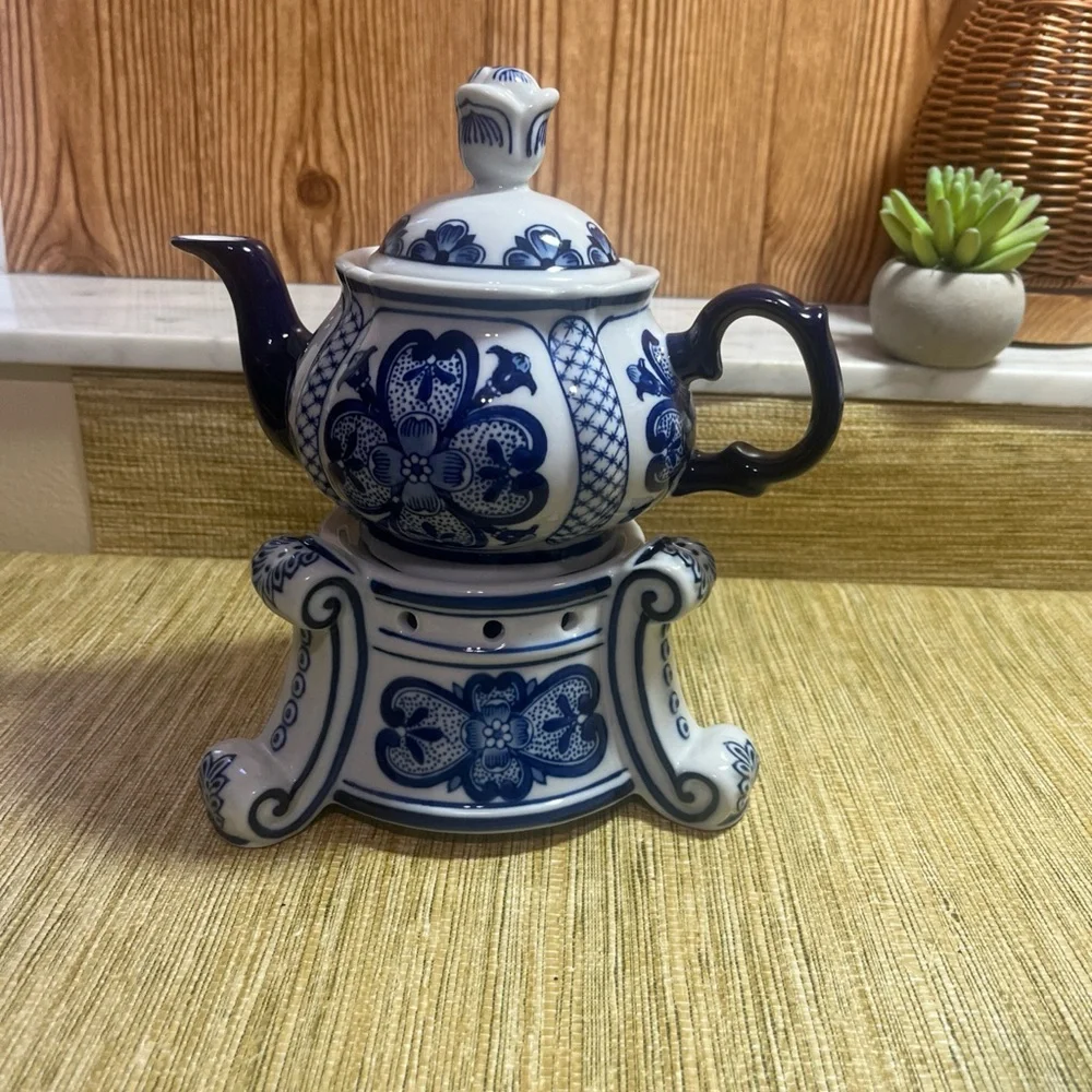 Vintage Bombay Blue and White Serveware Teapot with Warmer